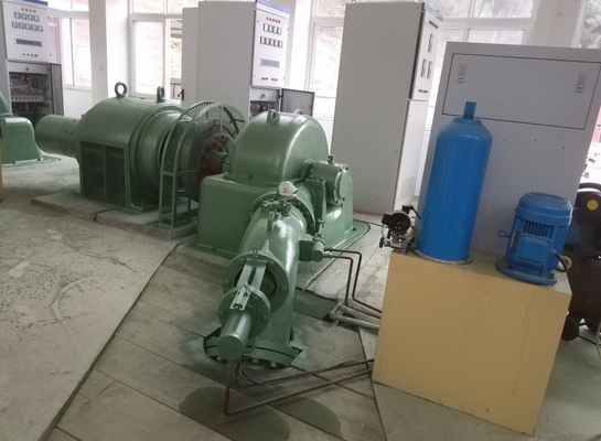 Κάθετη 800kw γεννήτρια 30300m Turgo δύναμης μικροϋπολογιστών υδρο κεφάλι