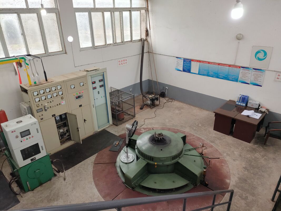 Υλικό κόμβου άνθρακα χάλυβα Kaplan Υδρογεννήτρια με ονομαστική ισχύ 2 έως 50MW και ψύξη νερού για βιώσιμη υδροηλεκτρική ενέργεια