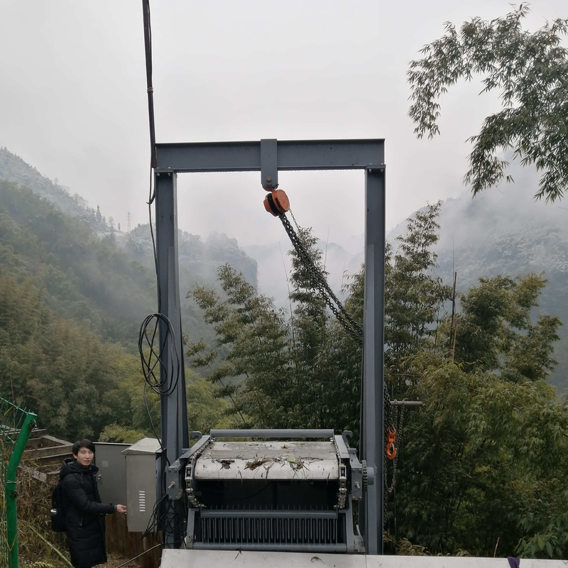 0.41-1.7KW καθαρίζοντας μηχανή ραφιών απορριμμάτων για ETP το φίλτρο νερού αποβλήτων